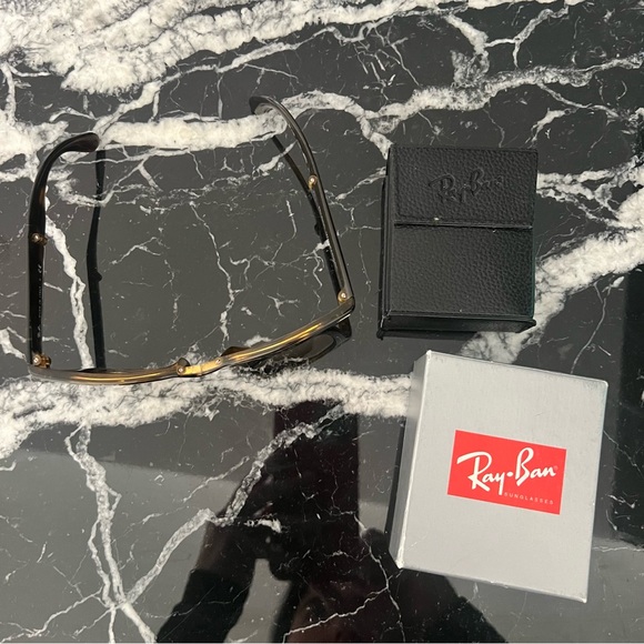 Ray Ban Folding Wayfarer Tortoise Shell - Picture 2 of 4